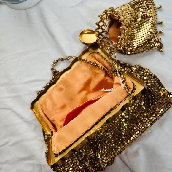 Rare Vintage Whiting and Davis gold mesh purse with accordion coin purse - Picture 6 of 9